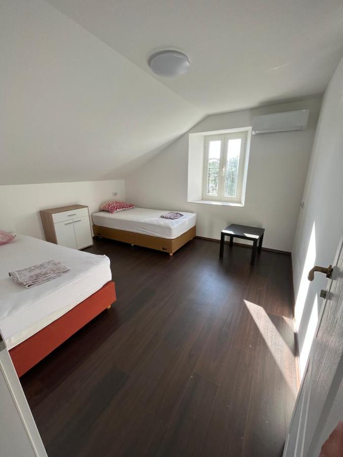 Hostel Old School Рієка Екстер'єр фото