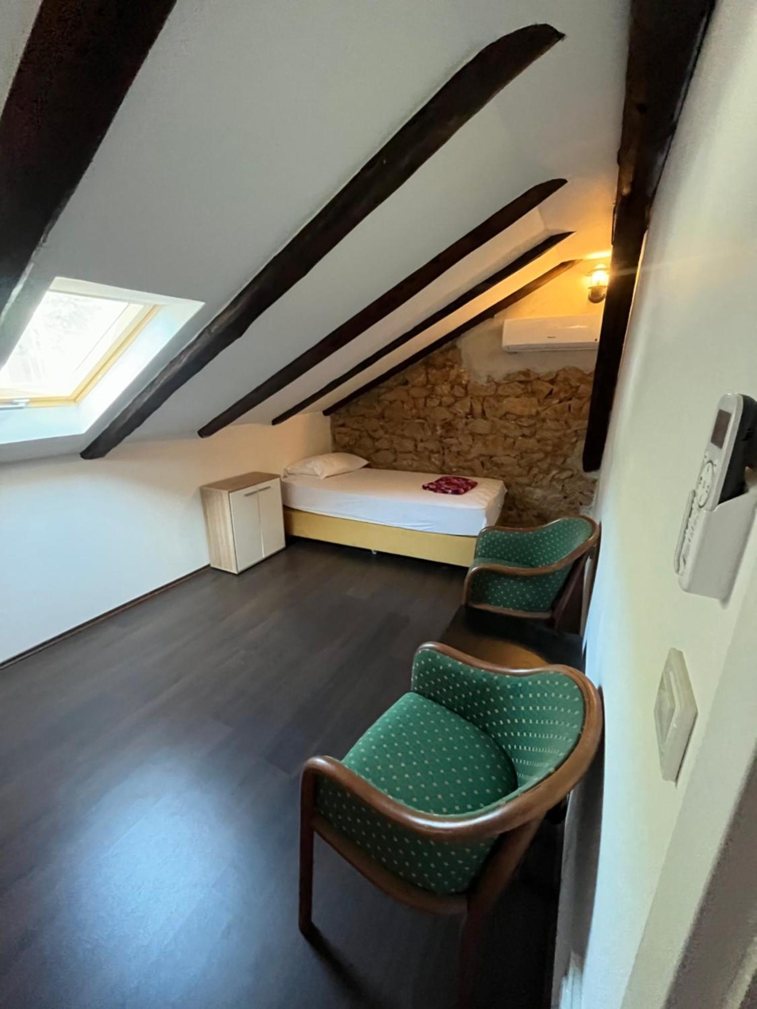 Hostel Old School Рієка Екстер'єр фото